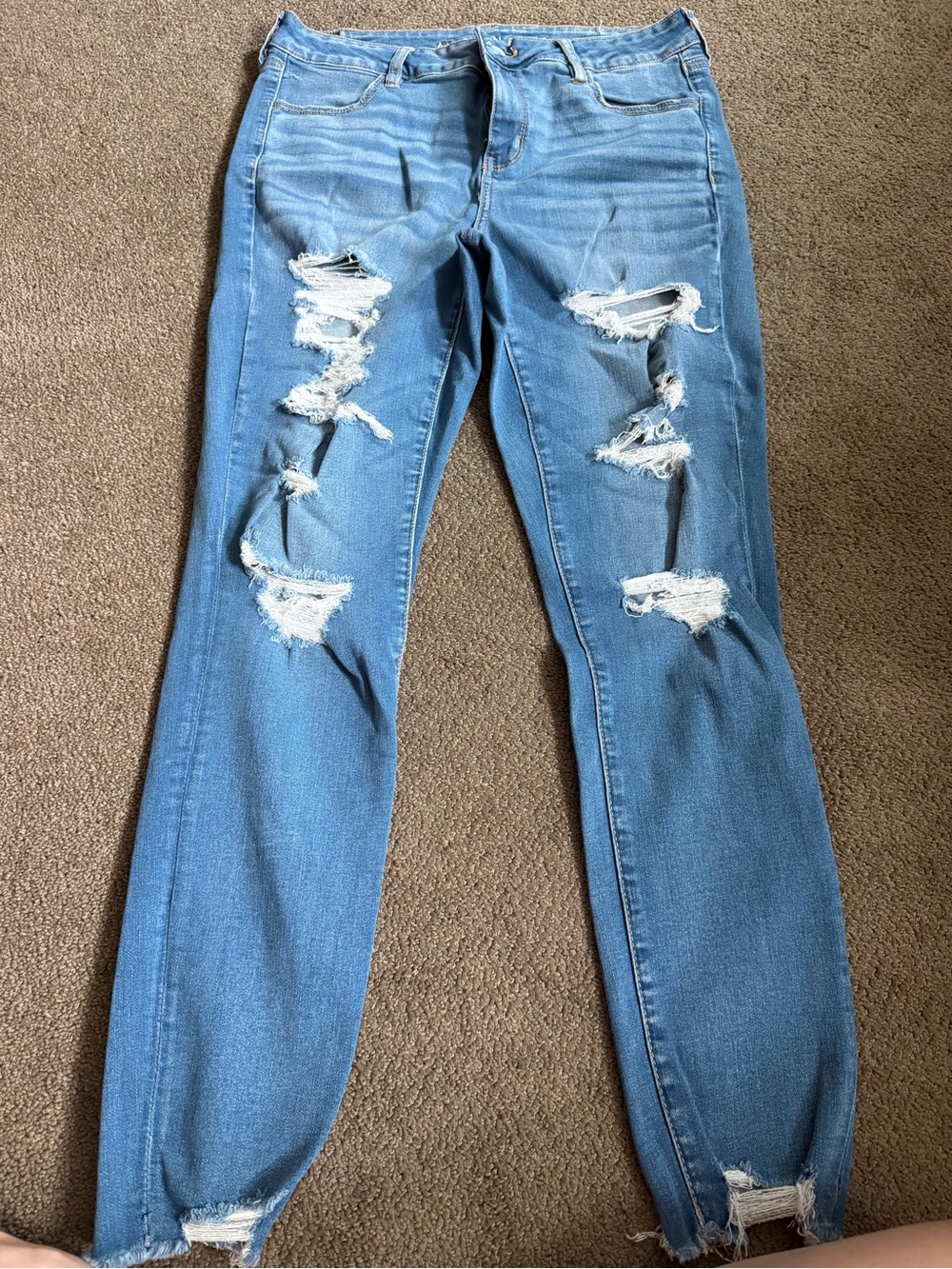 American Eagle- Blue Distressed Women’s Jeans- Next level stretch Jegging.